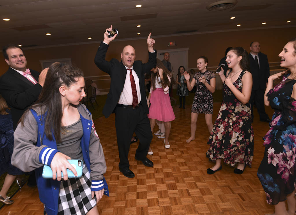 Father/daughter dance to be held at St. Thomas on Nov. 3