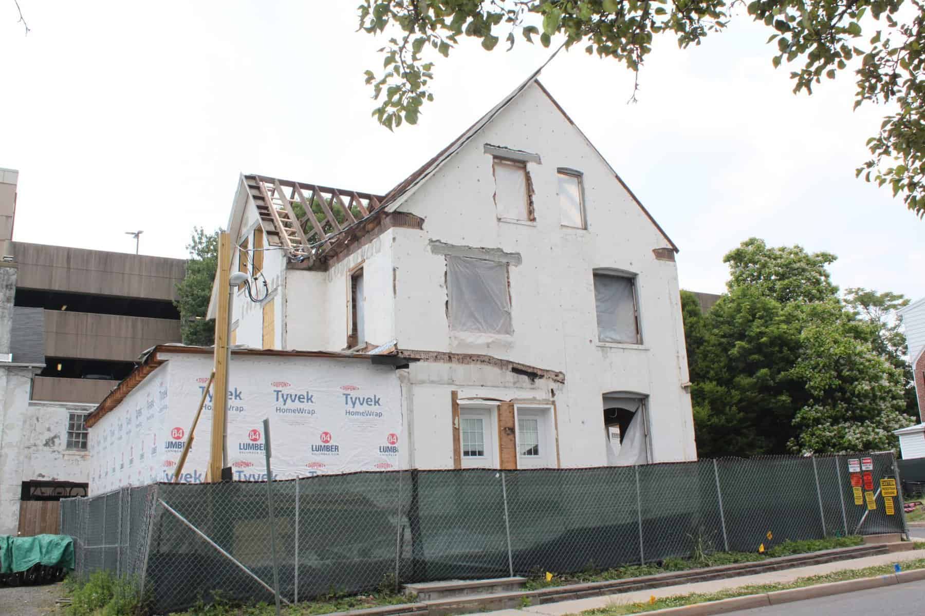 Construction of new mixed-use commercial, residential apartment building underway