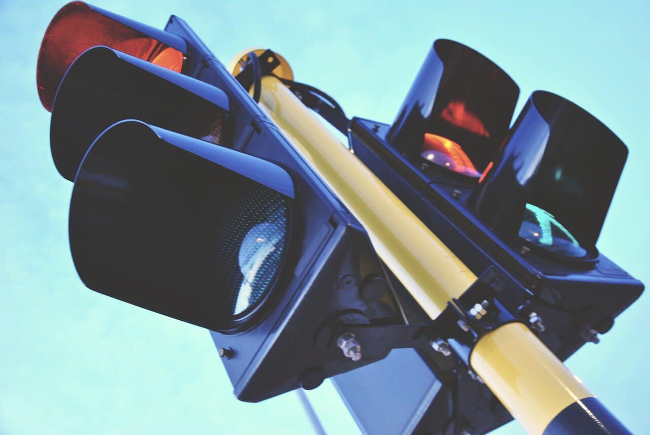 Traffic consultant to study traffic light need